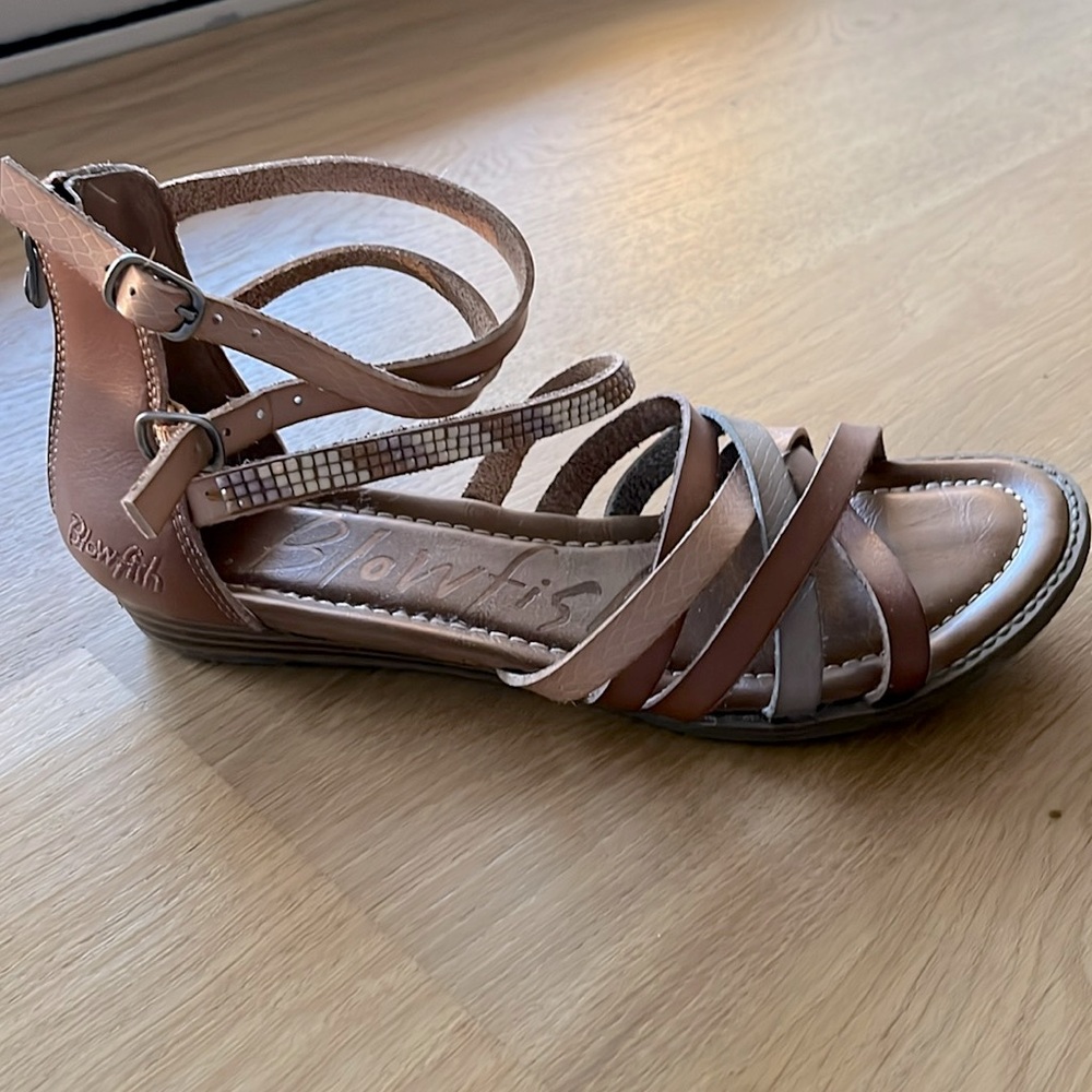 Cute, blowfish, gladiator sandals